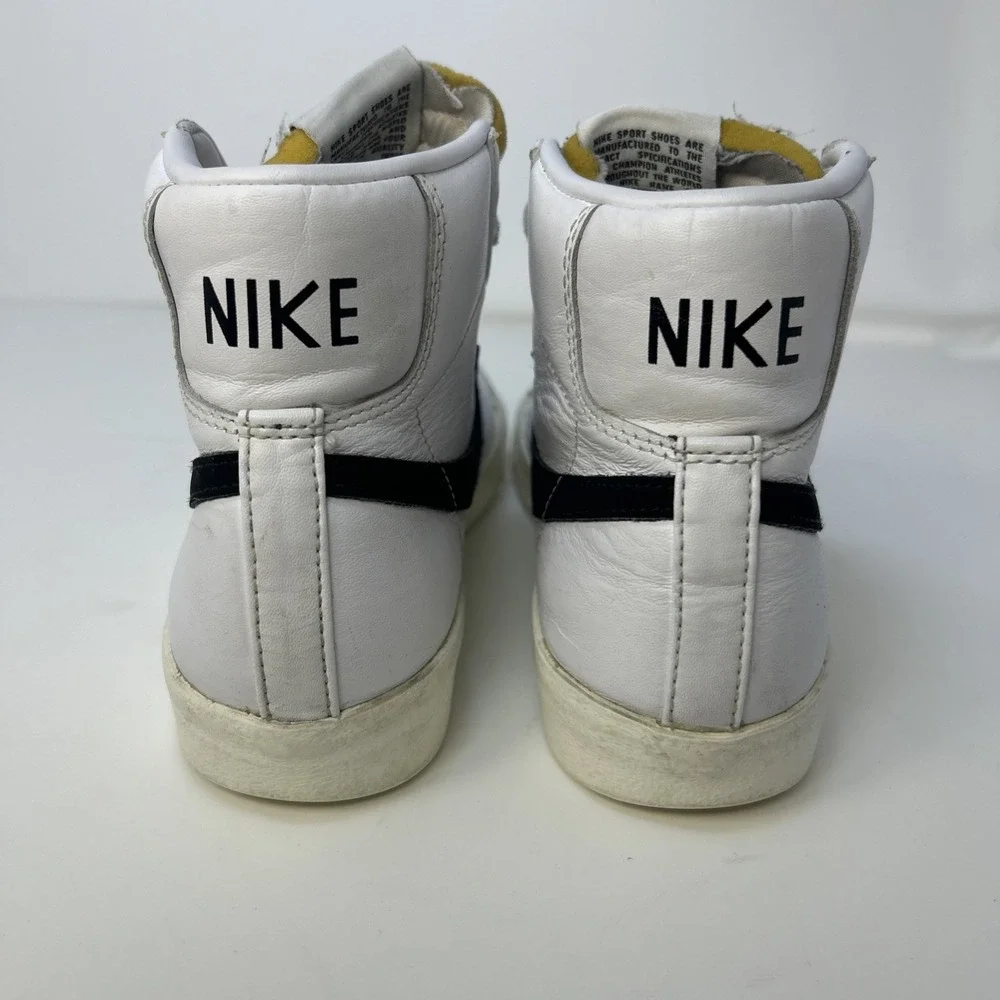 Nike Blazer Mid 77 Vintage White‎ Black Sail CZ1055-100 Women's Size 7 High Top
